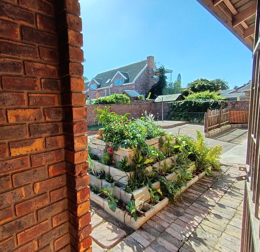 3 Bedroom Property for Sale in Wavecrest Eastern Cape